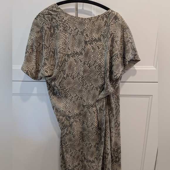 Babaton snakeskin print wrap dress size M - Picture 2 of 2